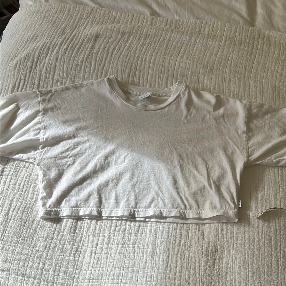 Aritzia TNA White Cropped T-Shirt size M